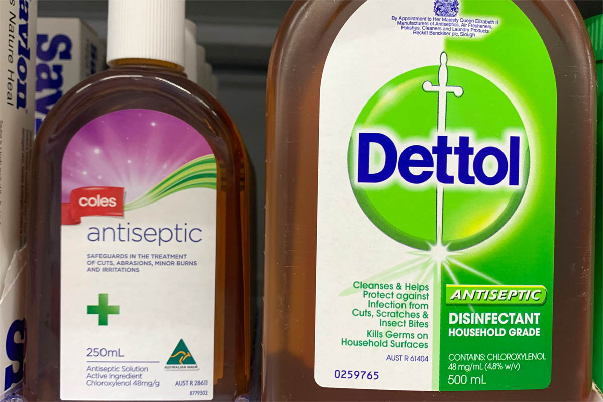 Is Dettol toxic to cats?