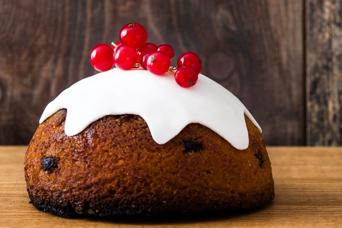 Can cats eat Christmas pudding?